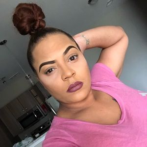 Meet your Posher, Desiree